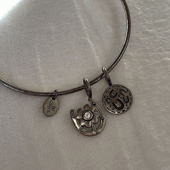 Chrysalis Vintage Adjustable Bracelets Lucky Horseshoe And Flower Bracelet! - Picture 2 of 4